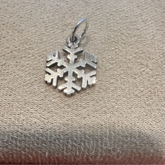 James Avery Silver Snow Crystal Charm - Picture 2 of 4